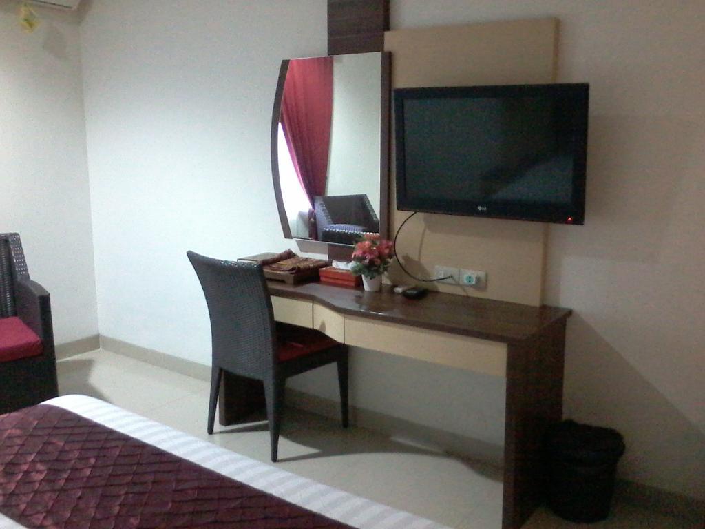 Hotel Bandara Syariah Negarasaka Exterior photo