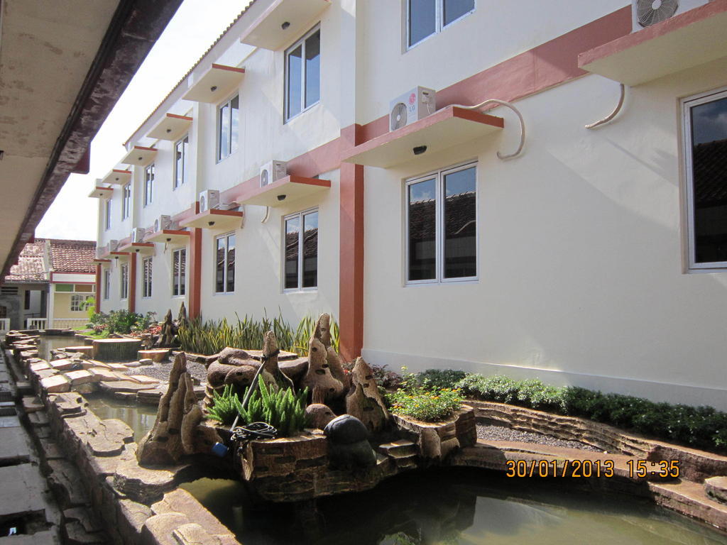 Hotel Bandara Syariah Negarasaka Exterior photo