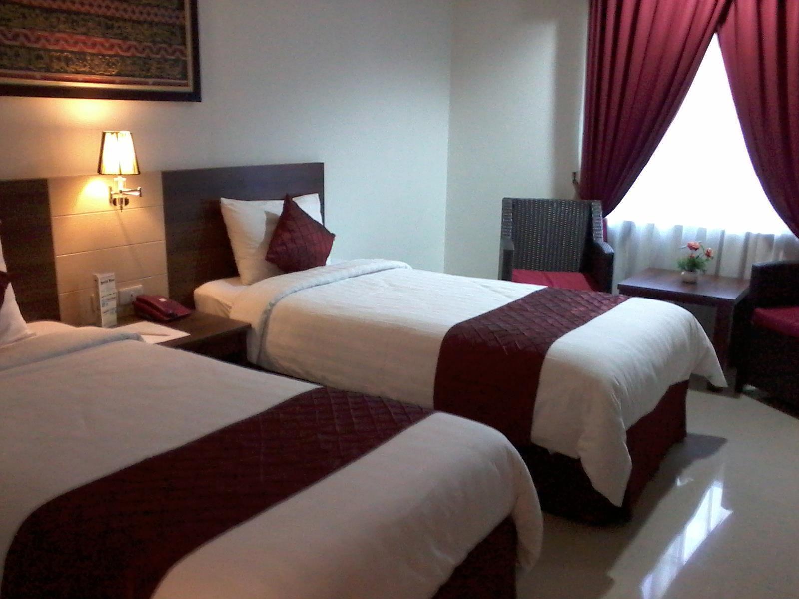 Hotel Bandara Syariah Negarasaka Exterior photo