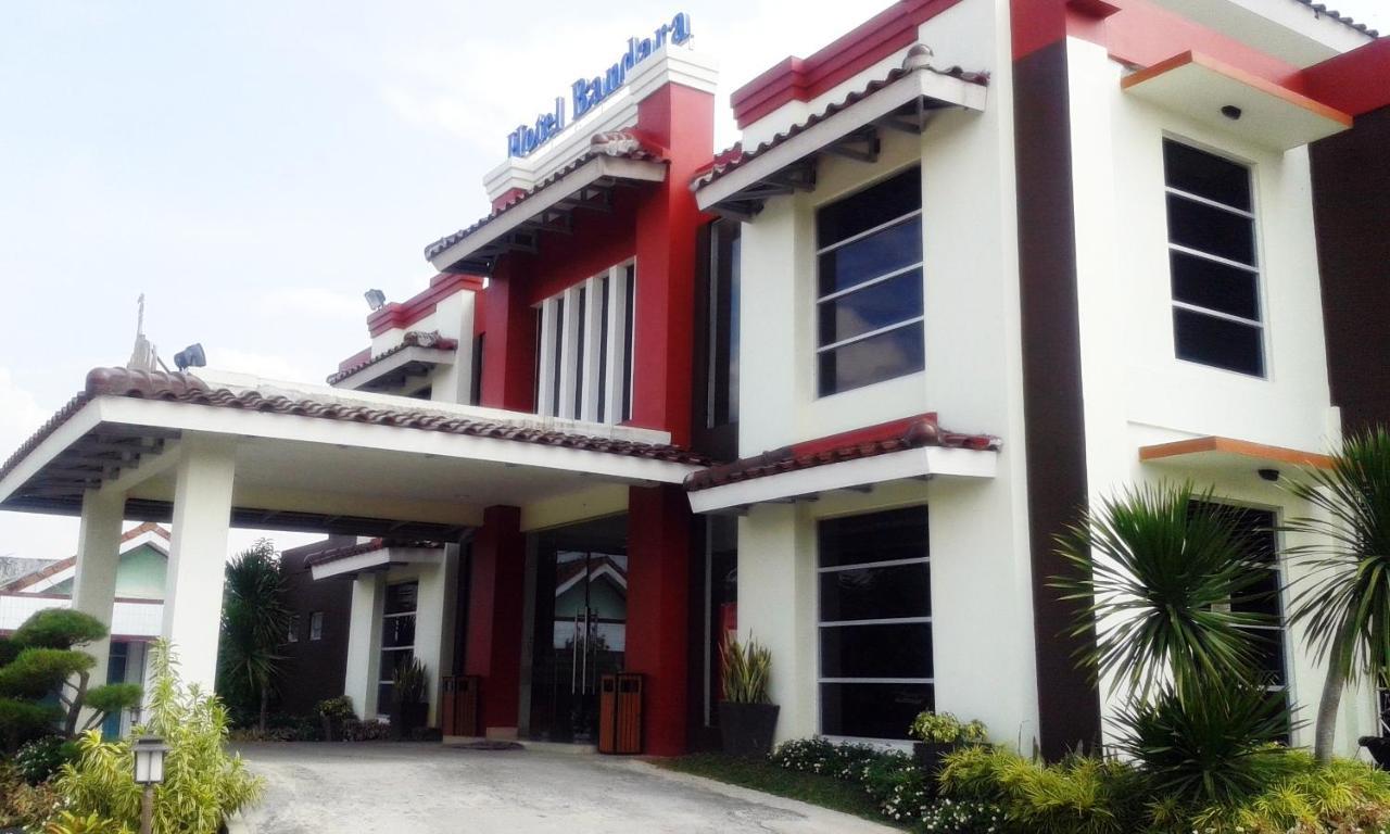 Hotel Bandara Syariah Negarasaka Exterior photo